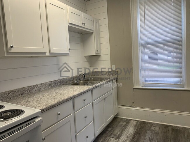 Building Photo - 1110 Jefferson St