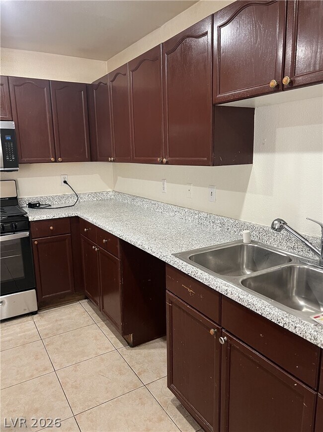 Building Photo - 6845 Carrera Dr