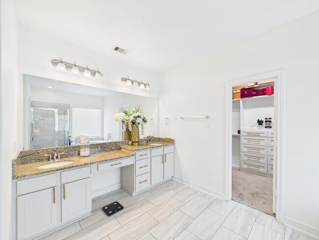 Building Photo - 24711 Miltonwood St