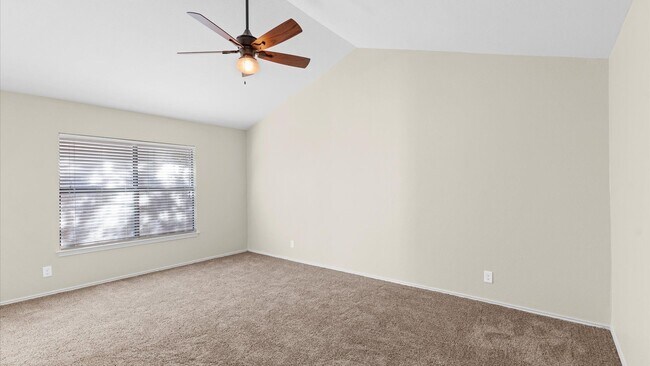 Building Photo - Parkwood