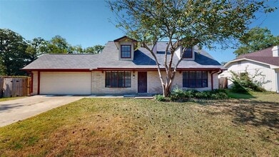 Building Photo - 1304 Merry Oaks Dr