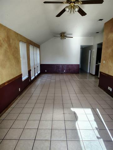 Building Photo - 218 King Ln