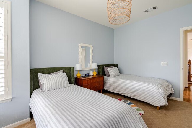 Building Photo - 6515 Minola St