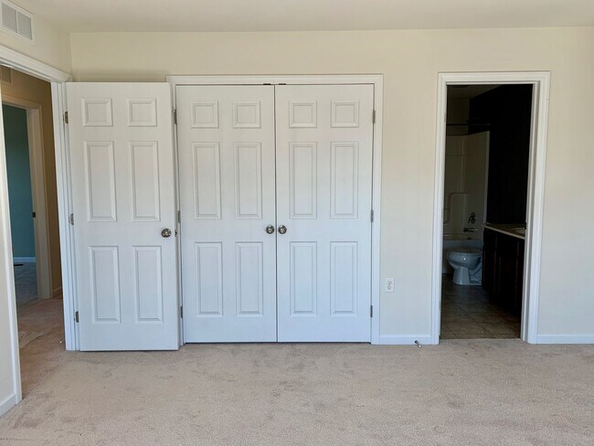 Building Photo - 3030 Meridian Cmns