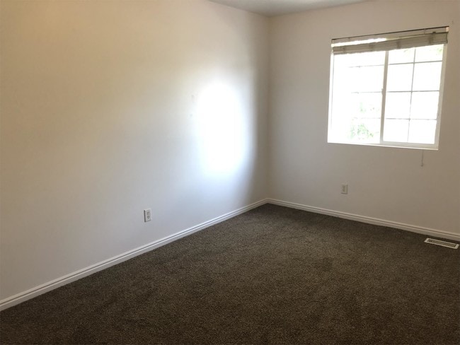 Building Photo - 377 E Newsome Park Ln