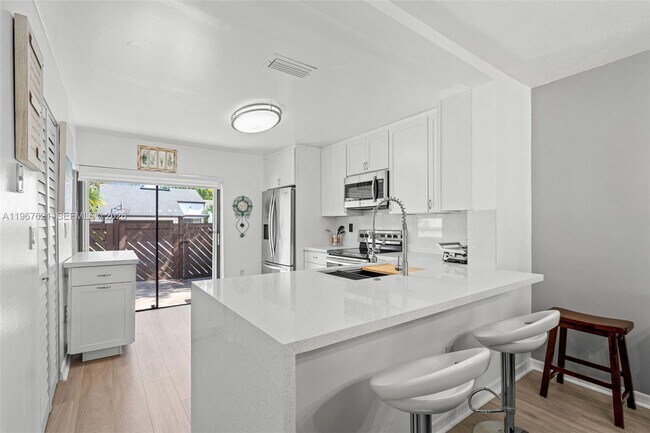 Building Photo - 9439 SW 123rd Ave Ct