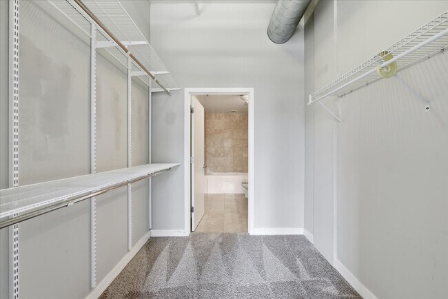 Building Photo - 740 W Fulton St