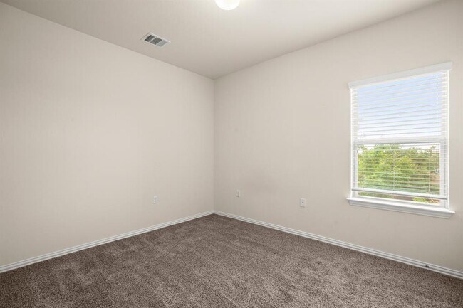 Building Photo - 10012 Epic Knoll Dr