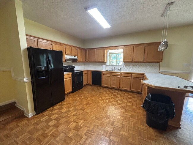 Building Photo - 4680 Plateau Rd