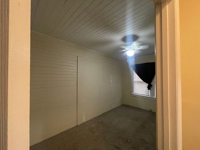 Building Photo - 2 Bed, 1 Bath House