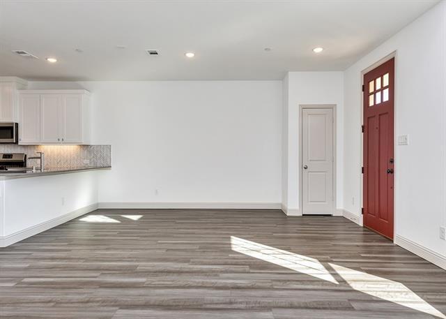 Building Photo - 8804 Samara St