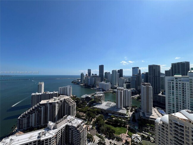 Building Photo - 848 Brickell Key Dr
