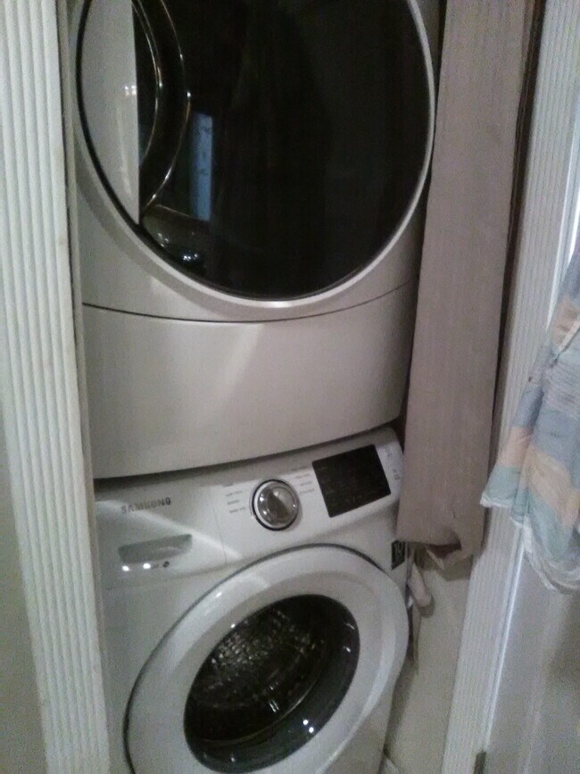 Building Photo - 1846 N Mozart St