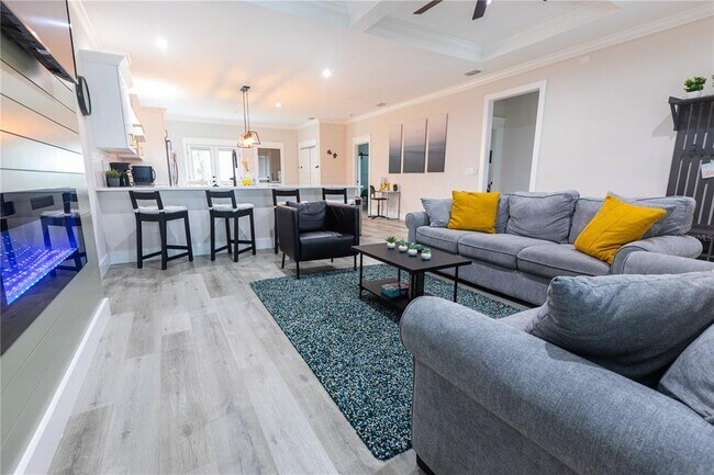 Building Photo - 507 E Paris St