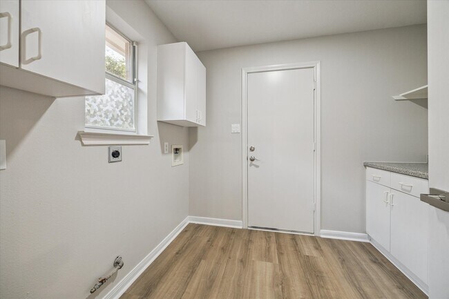 Building Photo - 18747 Candle Park Dr