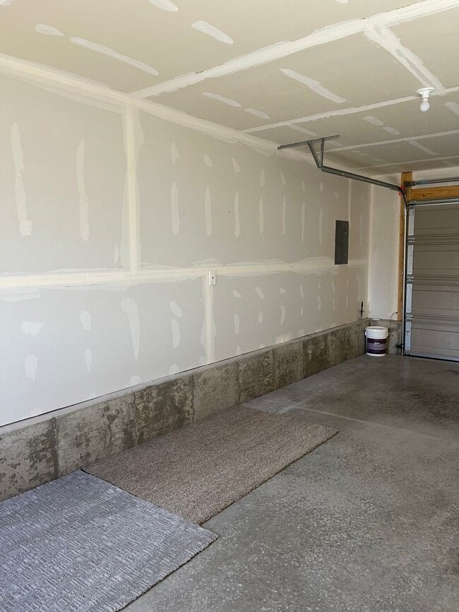 Building Photo - 3 Bedroom 2 Bath With a 2 car garage