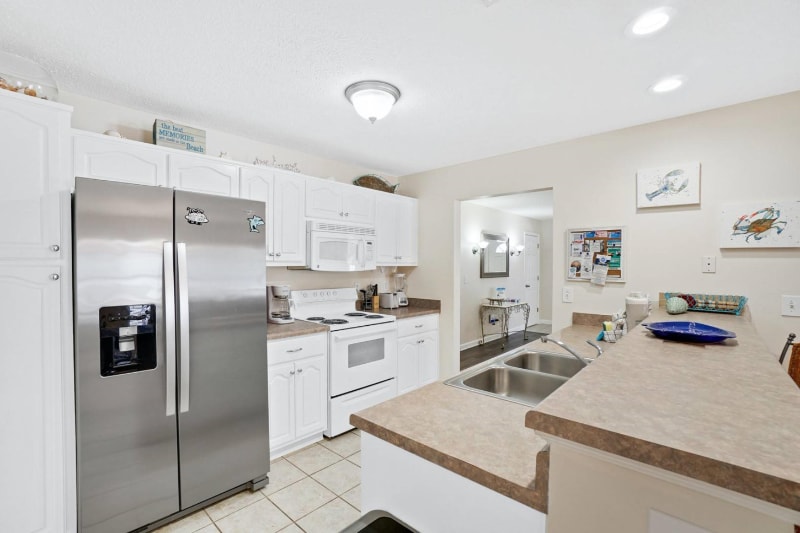 Building Photo - 22609 Sunset Ave