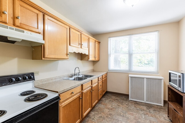 Building Photo - 6 Falcon Ln