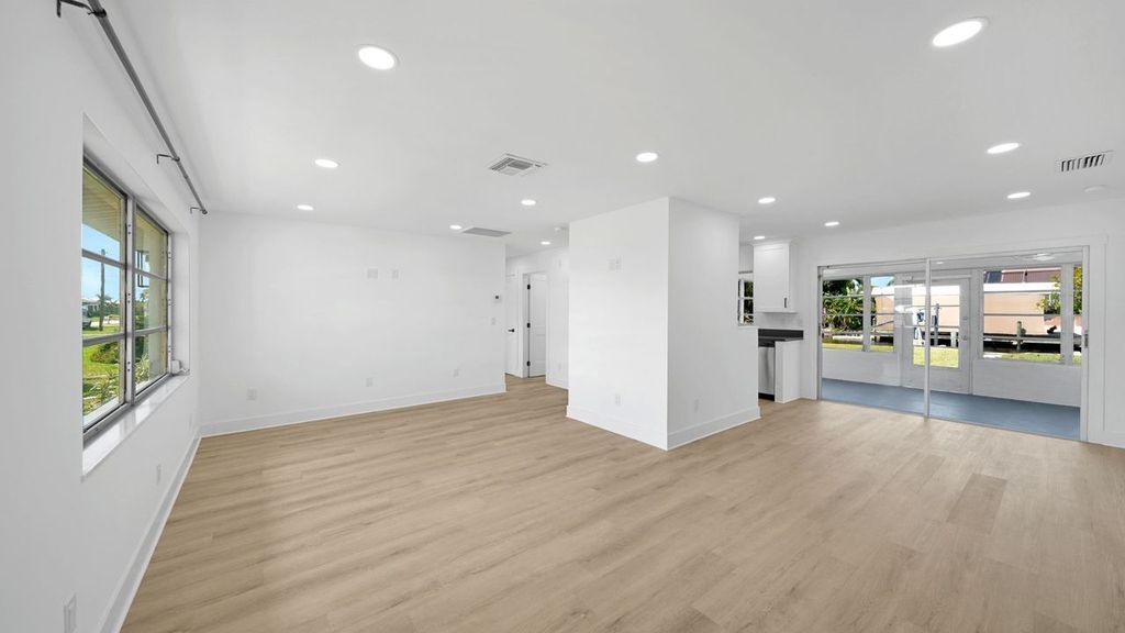 Living room and lanai - 5308 Darby Ct