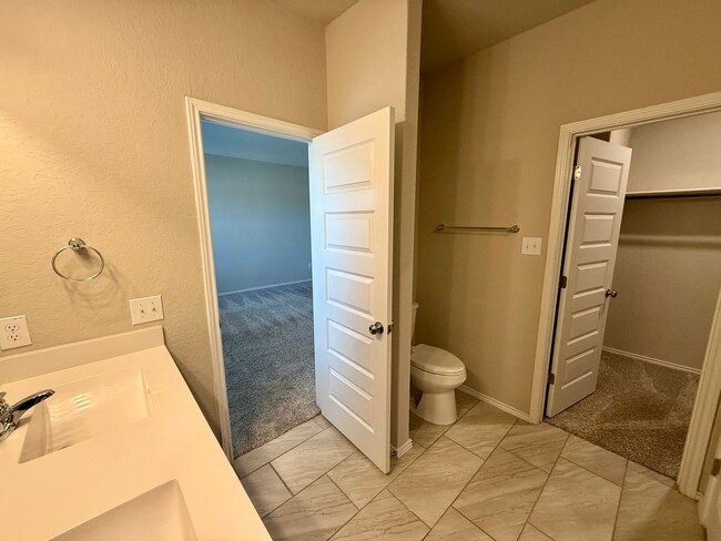 Building Photo - Lovely 1-story 4 bedroom/2 bath home is an...