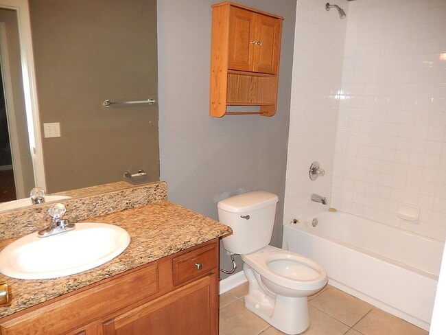 Building Photo - 600 Ponderosa Cir