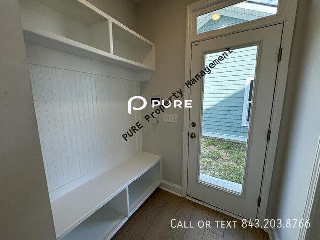 Building Photo - Beautiful 4 bed in Carnes Crossroads