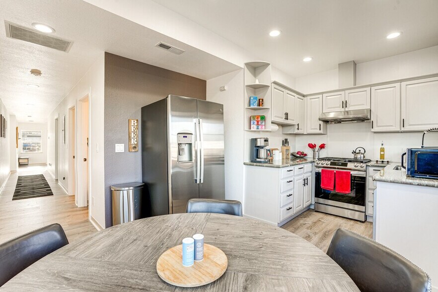 Building Photo - 641 Central Ave