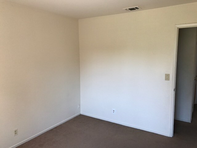 Building Photo - Nice Home with Pool