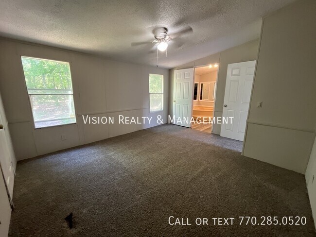 Building Photo - 137 Park W Ct