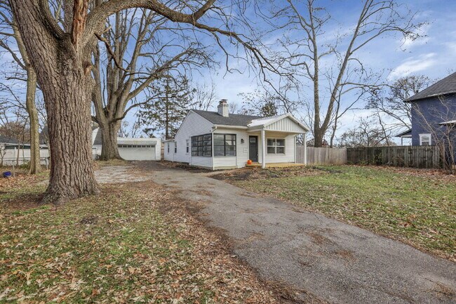 Building Photo - Elegant College Avenue Residence in a Prime Columbus Location