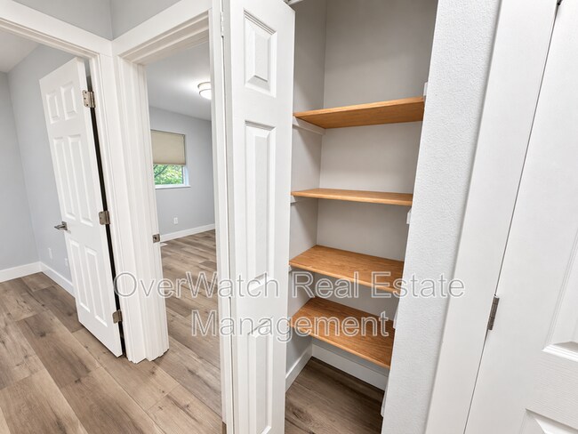 Building Photo - 4031 Lunar Dr