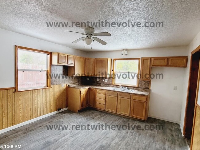 Building Photo - 337 S Indiana St