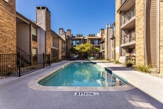 Pool - The Vail