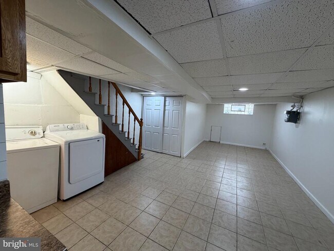 Building Photo - 4206 Vista St