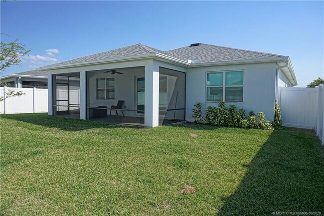 Building Photo - 14143 SW Safi Ter