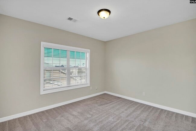 Building Photo - 5 Mapleline Ct