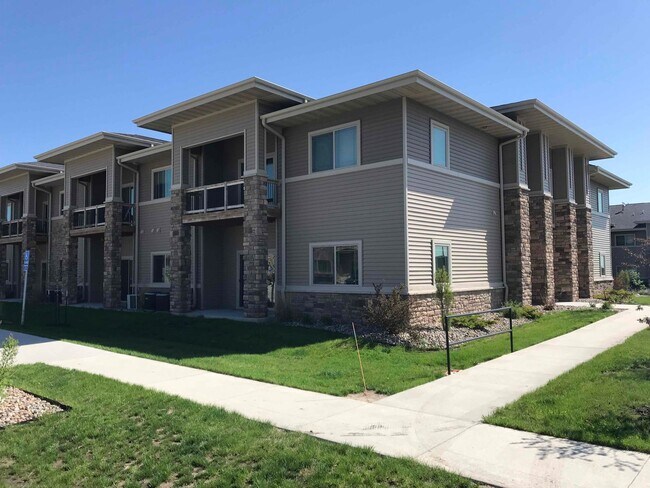 Building Photo - 2810 Bobcat Dr