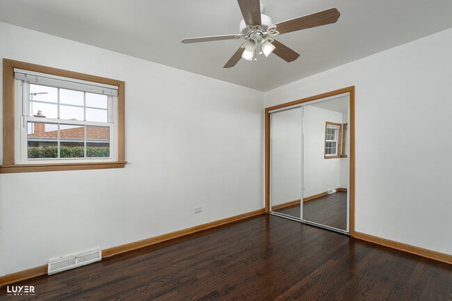 Building Photo - 8924 Oleander Ave