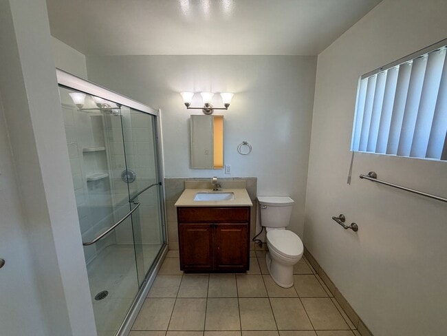 Building Photo - 2227 E Westport Dr