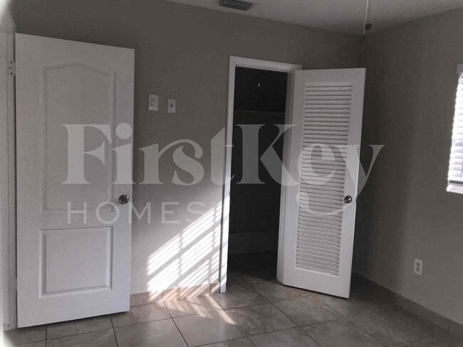 Building Photo - 240 N 69th Way