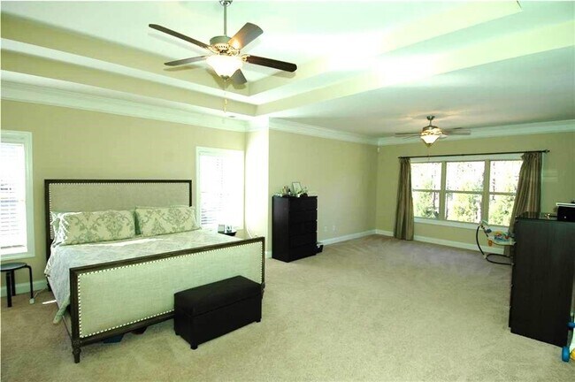 Building Photo - 2575 Walden Estates Dr