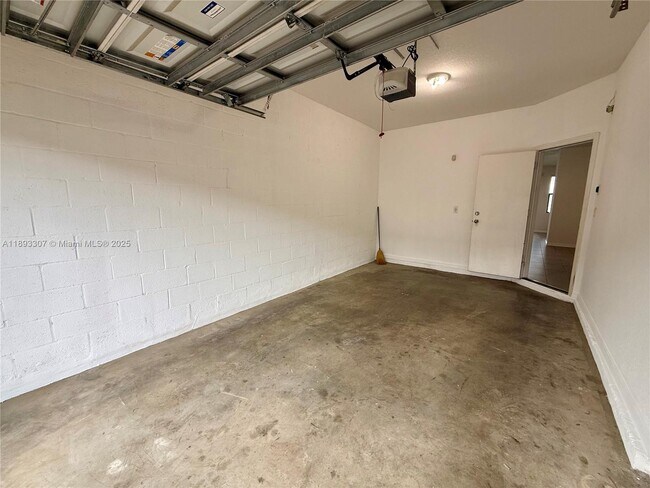 Building Photo - 1075 NW 33rd Manor
