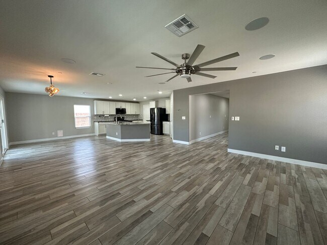 Building Photo - 7758 Meng Ct