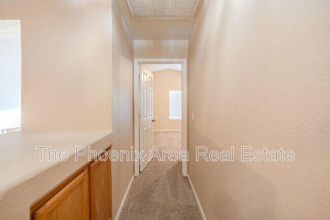 Building Photo - 3095 E Merrill Ave