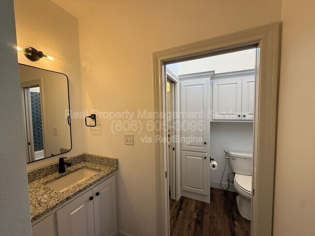 Building Photo - 5014 Quincy Ave