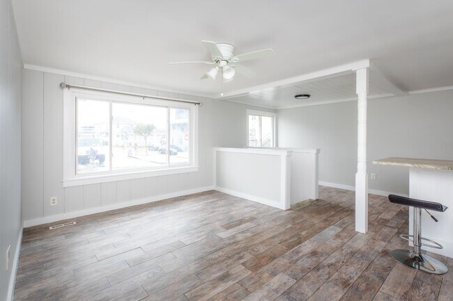 Building Photo - 140 Ashworth Ave