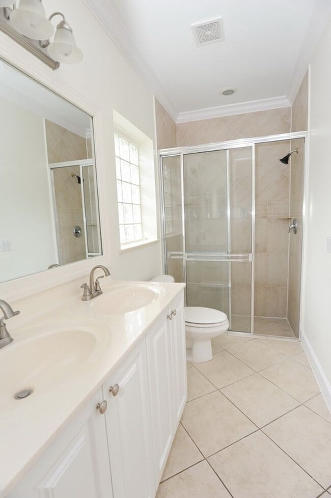 Building Photo - Annual Rental - Single Family Home Naples Park!