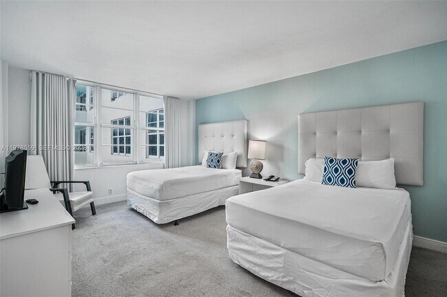 Building Photo - 5101 Collins Ave