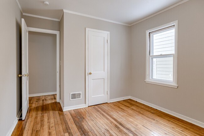 Building Photo - 6905 N 33rd St