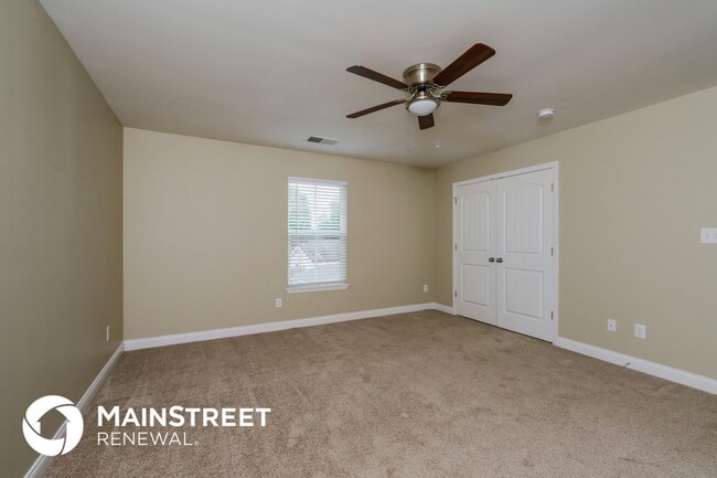 Building Photo - 9825 Valley Farms Blvd